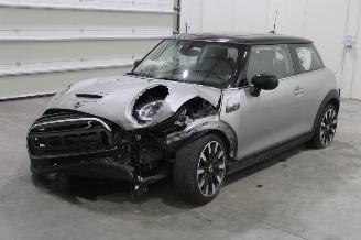 Vaurioauto  passenger cars Mini Cooper SE 2023/2