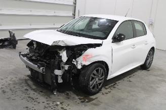 Schadeauto Peugeot 208  2023/4