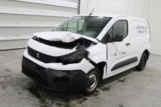 skadebil auto Peugeot Partner  2022/10