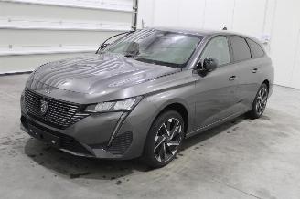 damaged passenger cars Peugeot 308  2023/3
