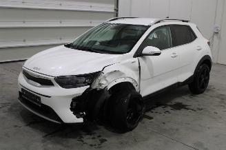 uszkodzony samochody osobowe Kia Stonic  2024/8