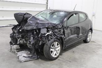 Damaged car Renault Clio  2024/2