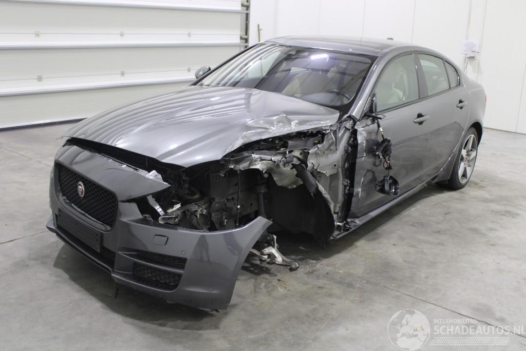 Jaguar XE 