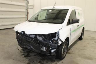 Vaurioauto  passenger cars Renault Kangoo  2024/12