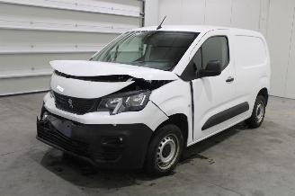 damaged passenger cars Peugeot Partner  2020/9