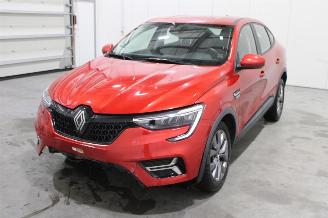 Damaged car Renault Arkana  2024/6