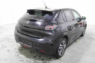 Peugeot 208  picture 3