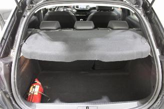 Peugeot 208  picture 17