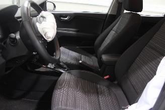 Kia Stonic  picture 10
