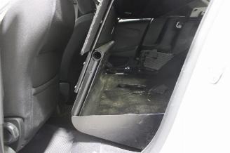 Peugeot 208  picture 11