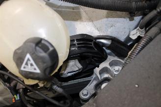 Peugeot 208  picture 18