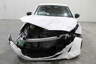 Peugeot 208  picture 21