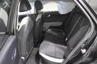 Kia Stonic  picture 11