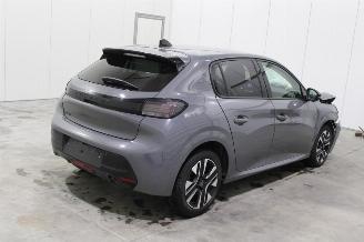 Peugeot 208  picture 3