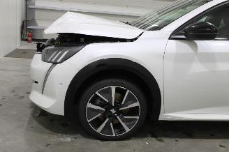 Peugeot 208  picture 5