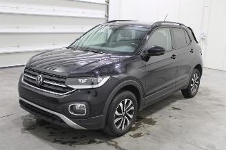 damaged passenger cars Volkswagen T-Cross  2022/7
