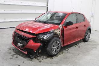 krockskadad bil auto Peugeot 208  2025/12