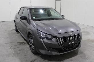 Peugeot 208  picture 2
