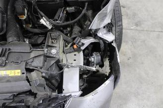 Peugeot 208  picture 19