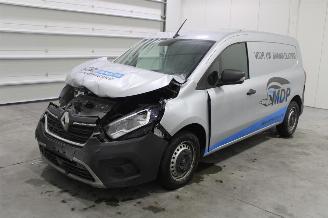 damaged passenger cars Renault Kangoo  2024/6