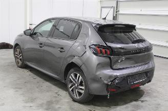 Peugeot 208  picture 4