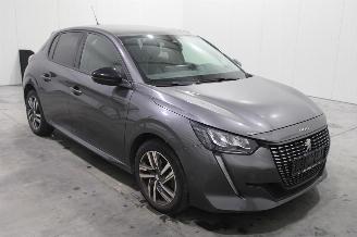 Peugeot 208  picture 2
