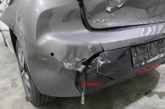 Peugeot 208  picture 6