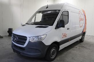 krockskadad bil auto Mercedes Sprinter  2019/9