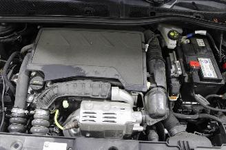 Peugeot 208  picture 15