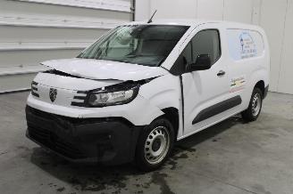 Damaged car Peugeot Partner  2025/6