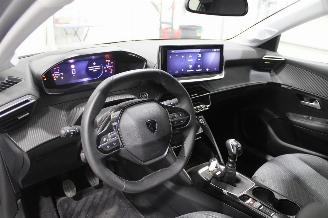 Peugeot 208  picture 10