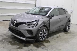 Damaged car Renault Captur  2023/1