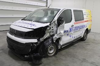 krockskadad bil auto Opel Vivaro  2026/1