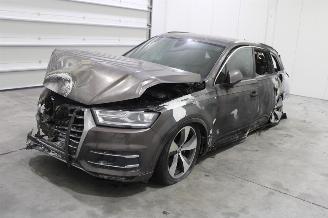 Coche siniestrado Audi Q7  2018/9