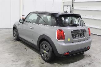 Mini Cooper SE picture 4