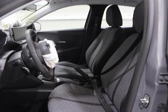 Peugeot 208  picture 11