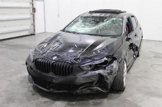 skadebil auto BMW 1-serie 118 2025/4