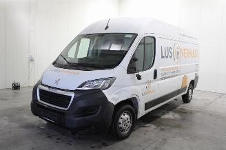 Vaurioauto  passenger cars Peugeot Boxer  2023/4