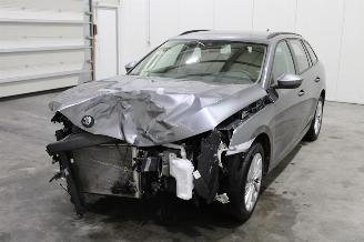 Coche accidentado Skoda Octavia  2025/6