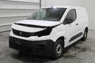 Damaged car Peugeot Partner  2019/12
