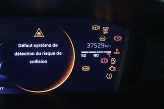 Peugeot 208  picture 13