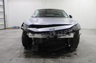 Peugeot 208  picture 7