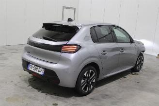 Peugeot 208  picture 3
