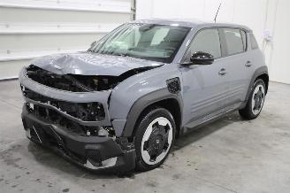 krockskadad bil auto Renault Rodeo R 4 2025/10