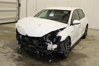 krockskadad bil auto Volkswagen Golf  2020/9
