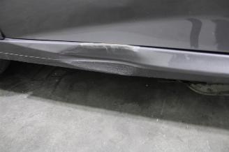 Peugeot 208  picture 9