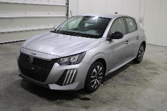 skadebil auto Peugeot 208  2024/2