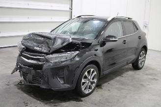 damaged passenger cars Kia Stonic  2024/1