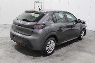 Peugeot 208  picture 3