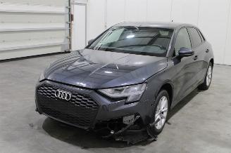 krockskadad bil auto Audi A3 Sportback 2024/2